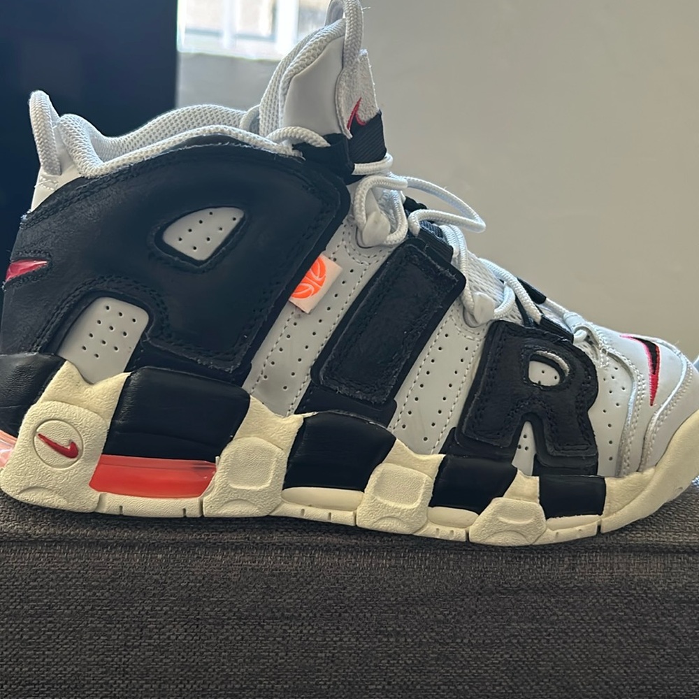 Air More Uptempo Hoops